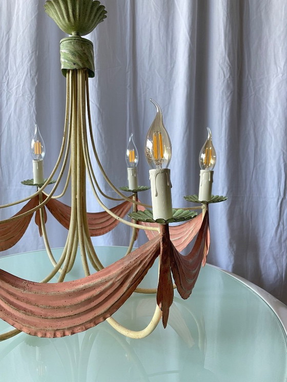 Image 1 of Vintage kroonluchter in romantische stijl met 6 armen, gemaakt van geëmailleerd plaatmetaal, Italië 1950.