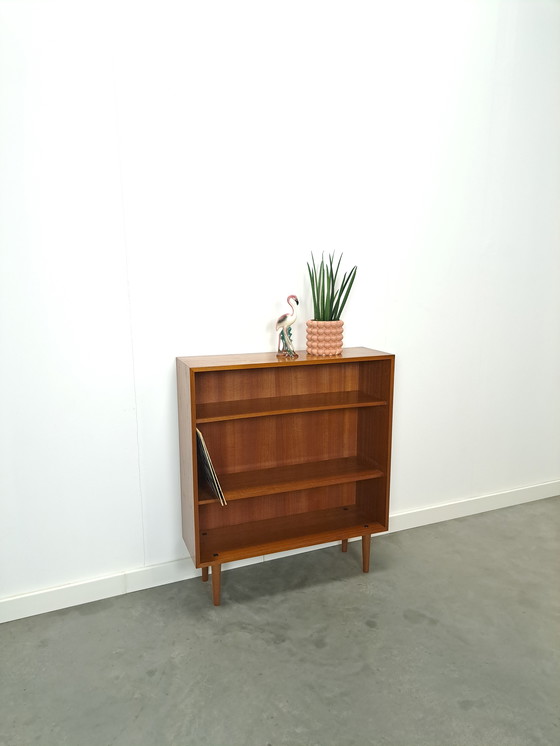 Image 1 of Bibliothèque en placage de noyer LP Cupboard With Shelves No. 2