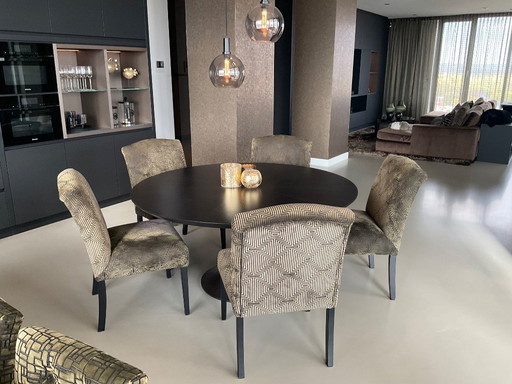 5 MACAZZ chairs in green velvet with a Prades dining table 160 cm