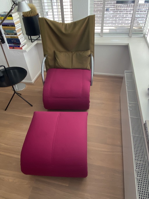 Fauteuils zen Ligne Roset avec pouf