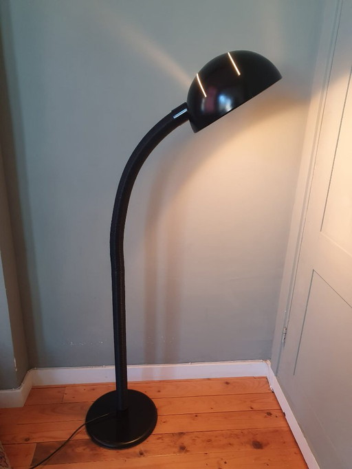 Lampe de lecture noire vintage des années 80 avec abat-jour ajouré.