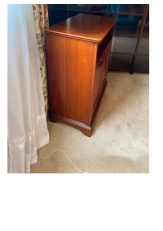 Image 1 of Tv-standaard van kersenhout