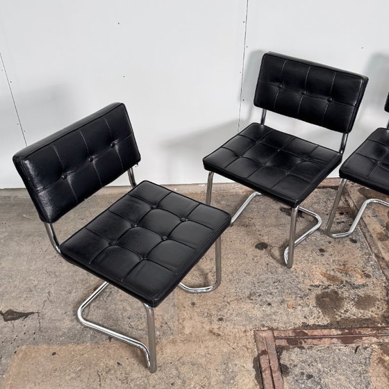 Image 1 of Chaises empilables en cuir de style Cesca — Influence Bauhaus