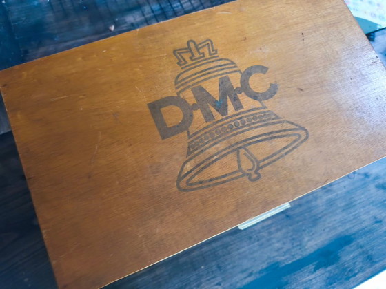 ZELDZAME VONDST: Authentieke DMC houten flosdraadkast + ENORME partij van 720-864 originele DMC – Opbergkast (photo 12 of 16)