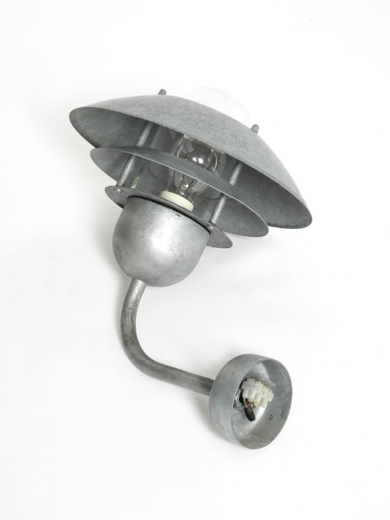 Image 1 of Prachtige Deense Nordlux buitenlamp uit de jaren 90, gemaakt van gegalvaniseerd staal met een glazen kap.
