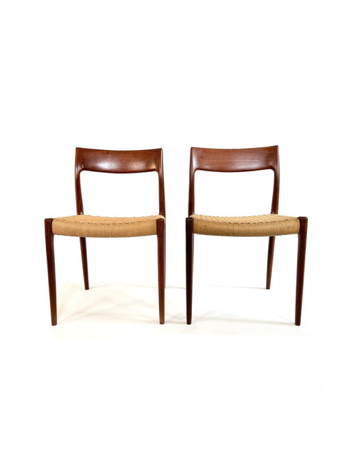 Deux chaises de salle à manger vintage, modèle n° 77, par Niels Otto Møller dans les années 1970