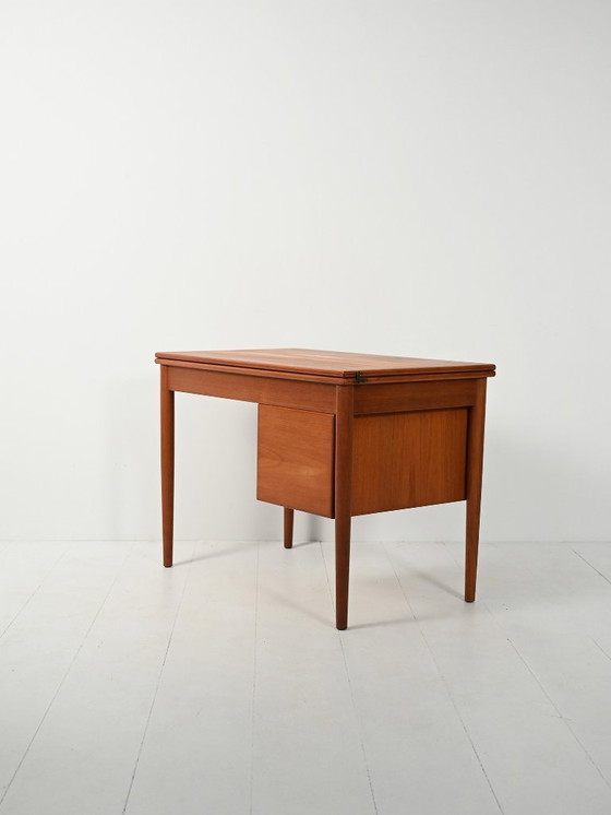 Image 1 of Scrivania vintage scandinava in teak con piano ribaltabile