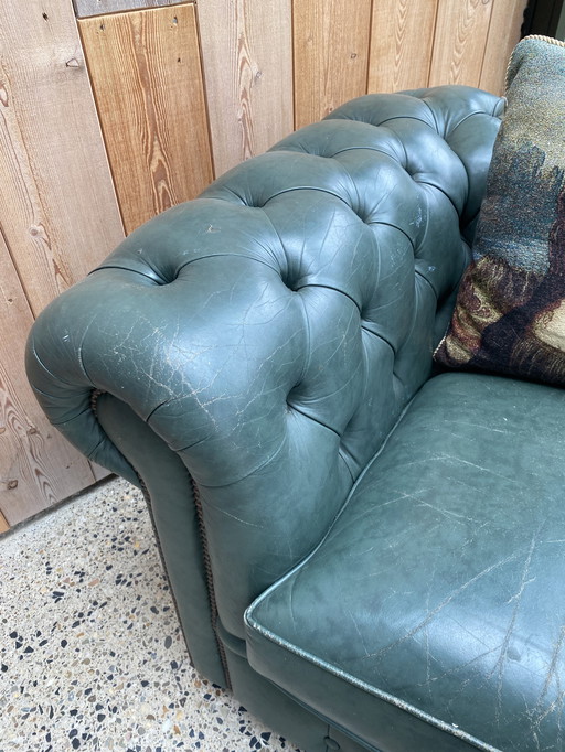 Bellissima poltrona Chesterfield verde