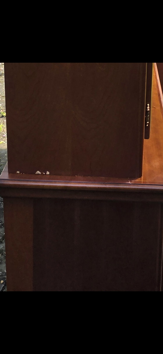 Image 1 of Vetrina espositiva classico-moderna in buone condizioni.