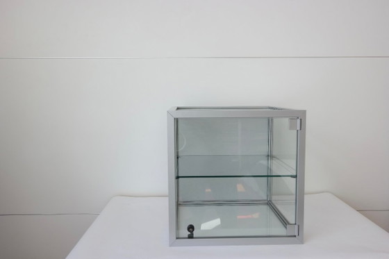 Image 1 of Vitrines et présentoirs conçus et fabriqués en Italie. Marzorati Ronchetti.