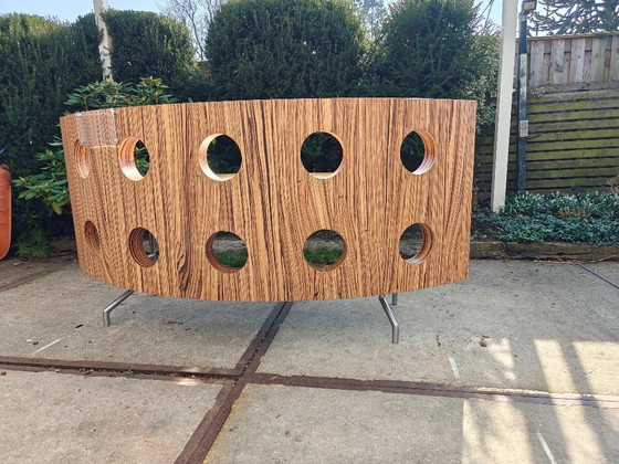 Image 1 of Escritorio de recepción de hermoso diseño moderno de madera Ovaaeen con base de acero inoxidable