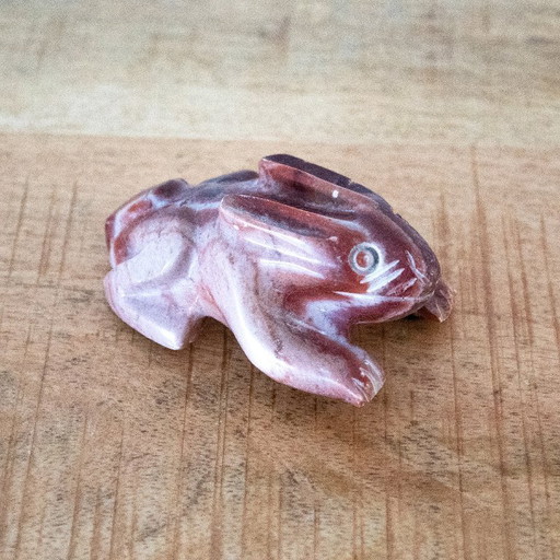 Handgeschnitzte Onyxfigur eines Hasen: Steinhasen-Dekoration