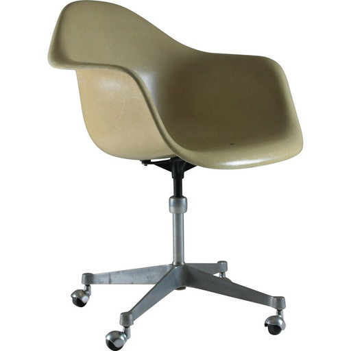 Poltrona vintage in fibra di vetro di Charles e Ray Eames per Herman Miller, 1960