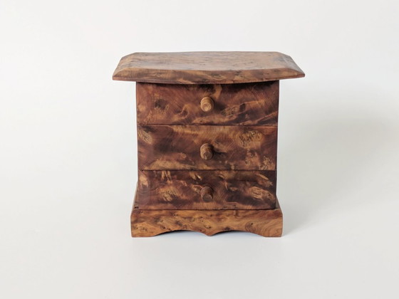 Image 1 of Boîte à bijoux en bois de ronce du milieu du siècle, Mini coffre fait à la main