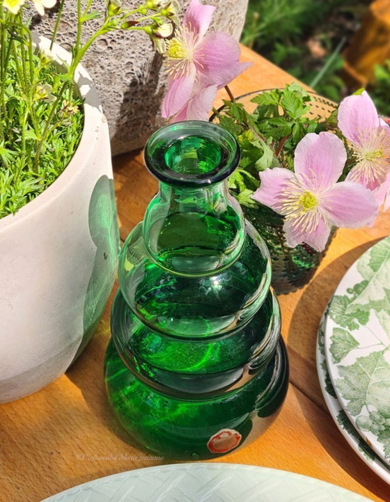 Image 1 of Vaso verde di Edvin Oller ca. 1940 per Limmareds Glasbruk Svezia.