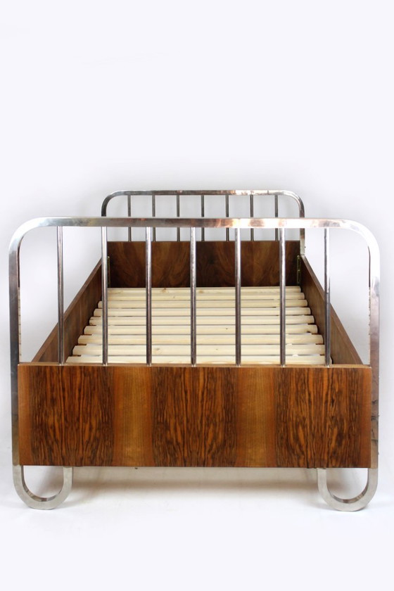 Lits 1 personne Bauhaus restaurés, Tchécoslovaquie, années 1930, Lot de 2, Bois, Chrome, Marron, Art Deco (photo 6 sur 15)