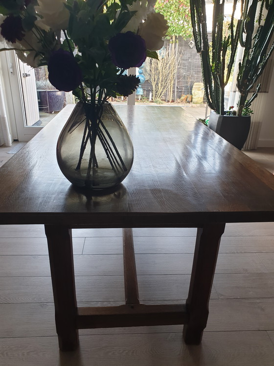 Image 1 of Table vintage en chêne massif faite à la main