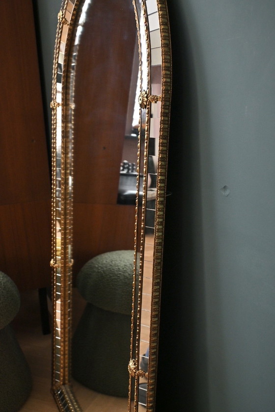 Image 1 of Grand miroir en mosaïque vénitienne