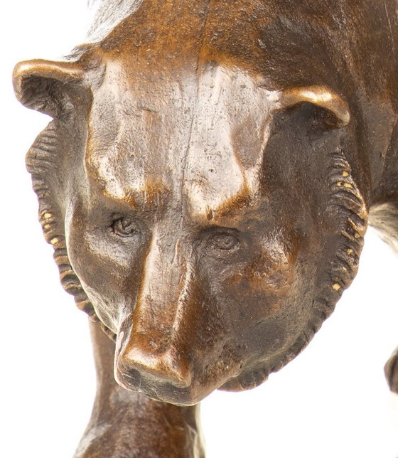 Image 1 of Borsa dell'orso statua in bronzo Börsenplatz a Francoforte in Germania