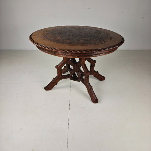 Black Forest-style dining table by Horrix – circa 1880