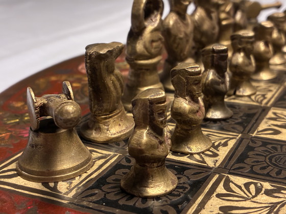 Image 1 of vieux échiquier en métal