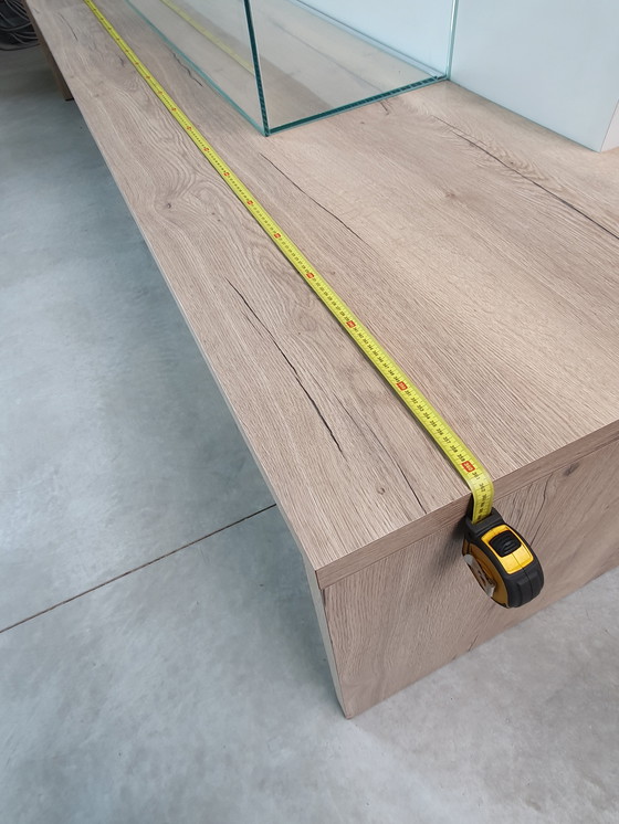 Image 1 of Elegante mostrador con iluminación LED