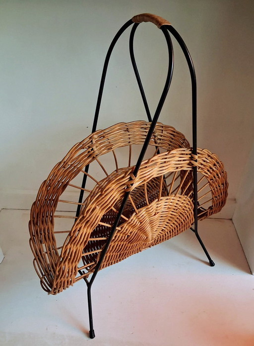 Magazine rack j60/70, rattan lacquered black metal.