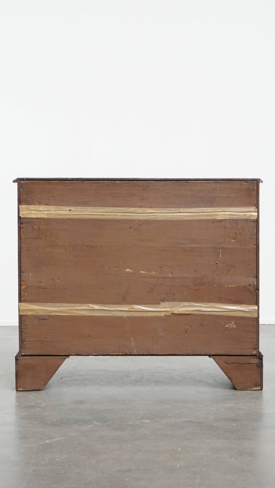 Image 1 of Commode ancienne en chêne anglais du XVIIIe siècle