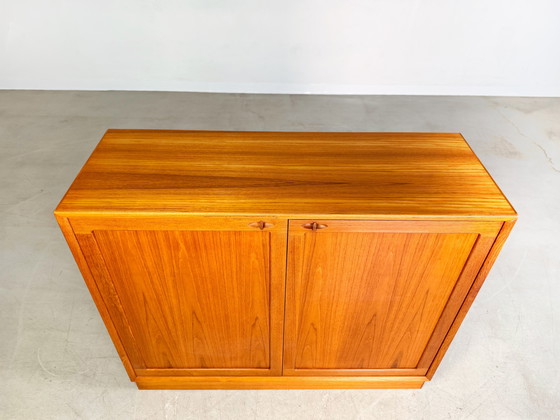 Image 1 of Cómoda Bramin de mediados de siglo, aparador HW, pequeño armario de teca