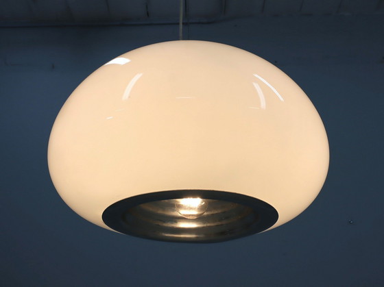 Image 1 of Lampada a sospensione vintage in vetro bianco e nero, Flos 1965