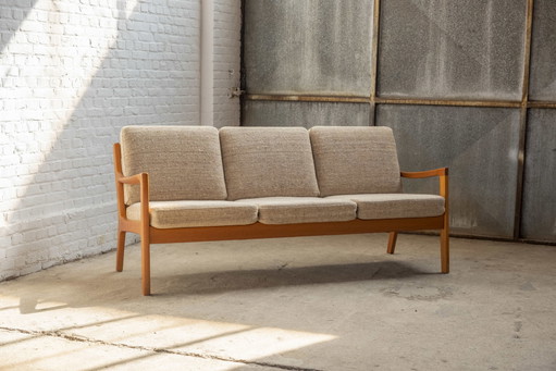 Ole Wanscher "Senator" 3-seater Sofa in Teak