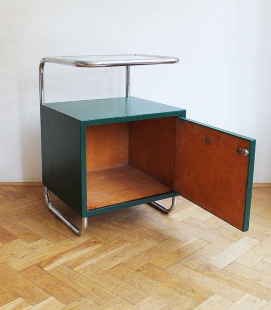 Image 1 of Zeldzaam Tsjechisch modernistisch nachtkastje van Kovona, jaren 1940.