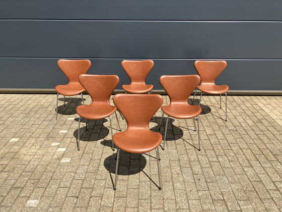 Image 1 of Fritz Hansen serie 7 Sillas Butterfly en cuero coñac ¡¡¡NUEVO!!!
