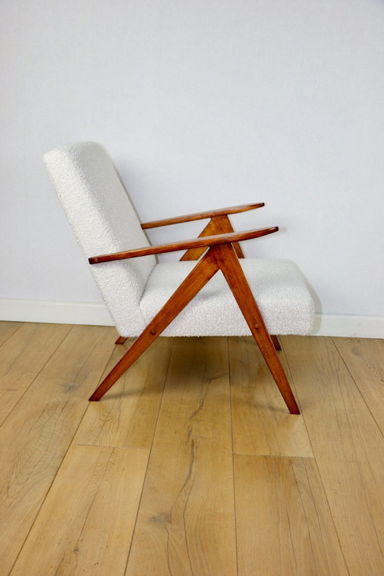 Image 1 of Vintage armchair B-310 VAR white structural boucle 1970s - beech-coloured wood