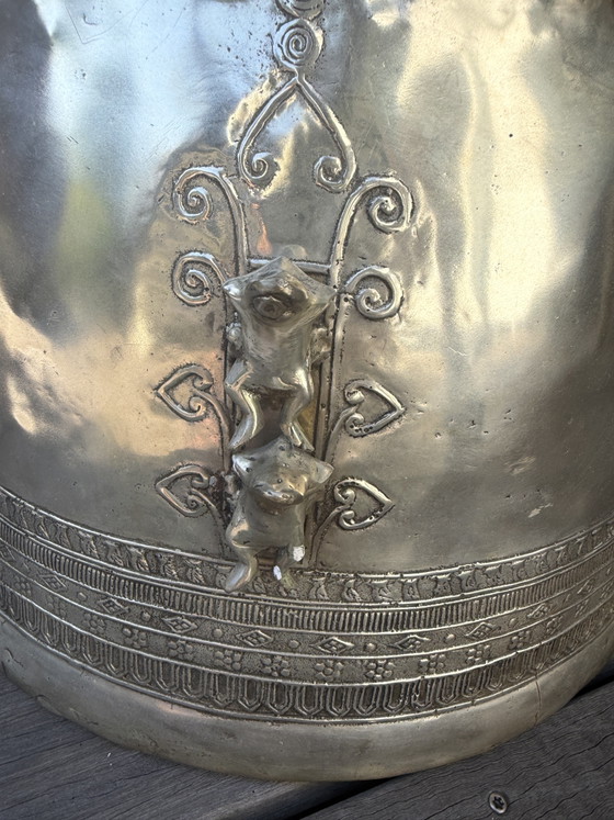 Image 1 of Bijzettafel thaise drum