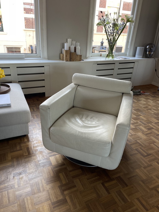 Natuzzi Suad – drehbarer Ledersessel auf Edelstahlgestell