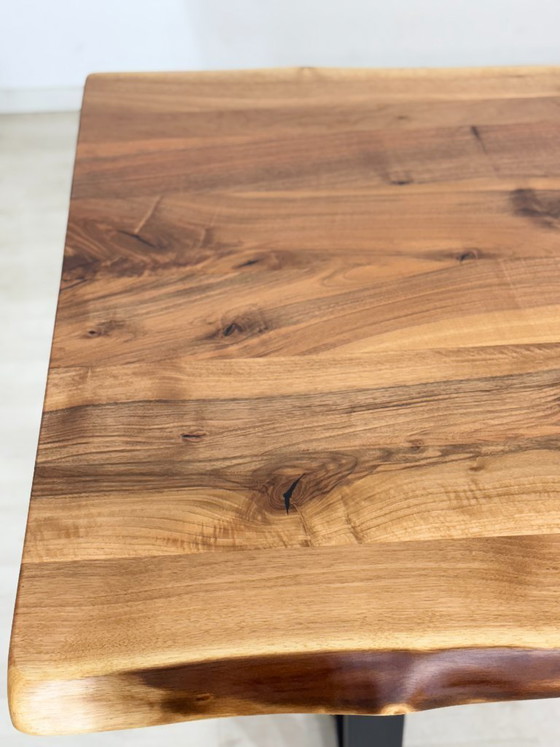 Massief houten eettafel van walnoothout / Tafel / Eettafel / Vergadertafel / Woonkamertafel / 220 cm breed (photo 3 of 13)