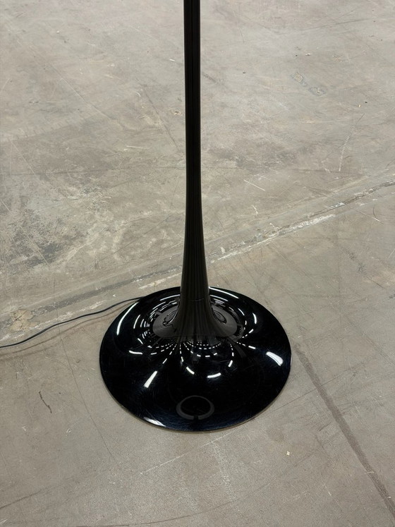 FLOS Spun Light Lampada da terra Nera – Lampade da terra, Plastica (photo 8 of 10)