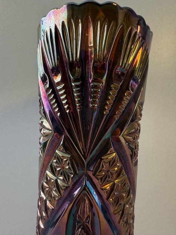 Image 1 of Vase ancien Brockwitz « Étoile incurvée » en verre irisé bleu cobalt • 24,5 cm • Bon état vintage
