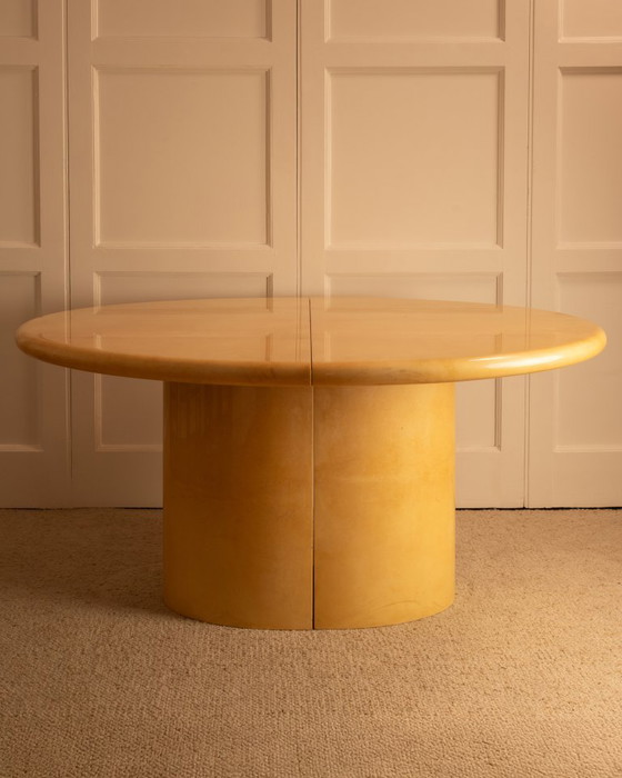 Image 1 of Table ovale en peau vernie - Italie 1960s