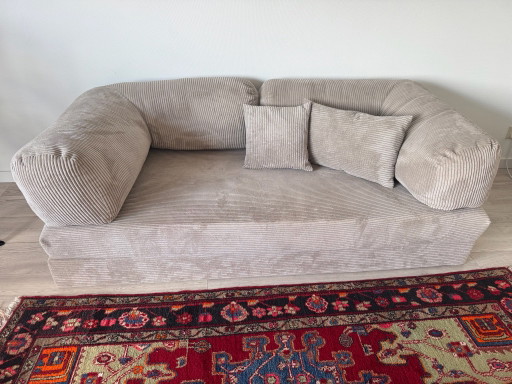 OMHU Teddy Sofa