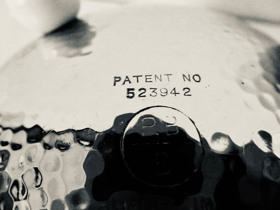 Image 1 of Een vintage "Ever-Hot" theeset, geproduceerd door Perry, Bevan en Co. (PBB). 