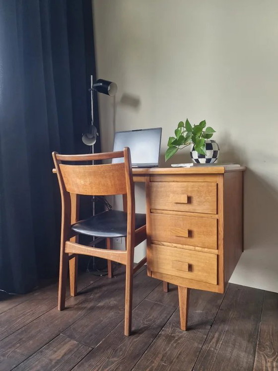 Vintage oak Desk - Eeka Meubelen - 50s/60s – Mid-Century Modern – Wood, Mid Century Modern (photo 4 of 23)