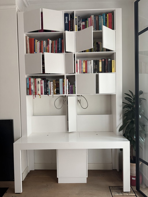 Boekenkast en bureau combinatie