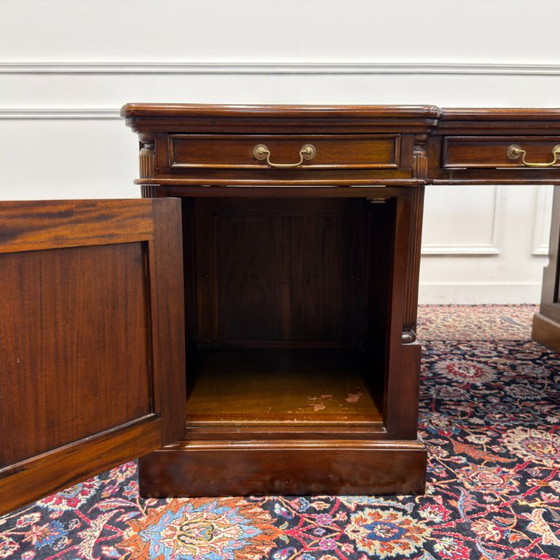 Groot Klassiek Engels Chesterfield Bureau Partnerdesk – Schreibtisch, Leder, Holz (photo 13 of 21)