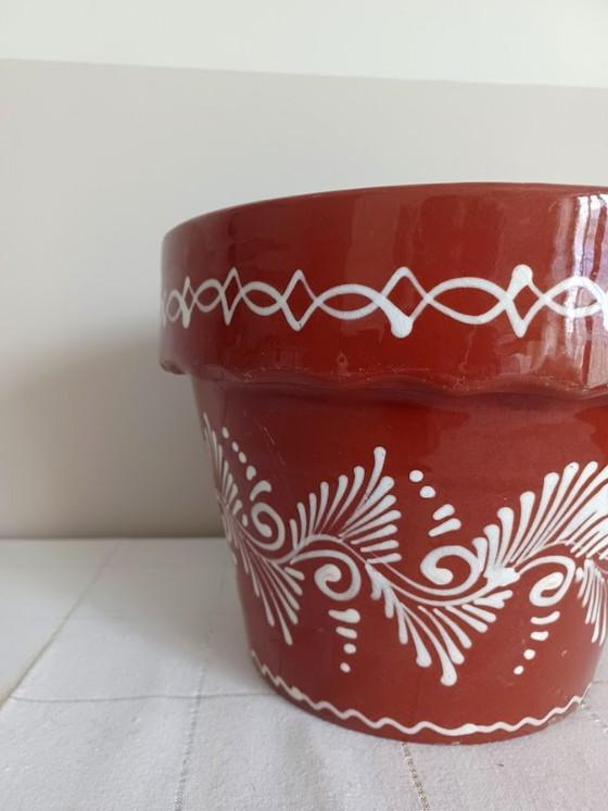 Image 1 of Vintage folklore terracotta bloempot. Handgeschilderde details. Zweedse Allmoge stijl..