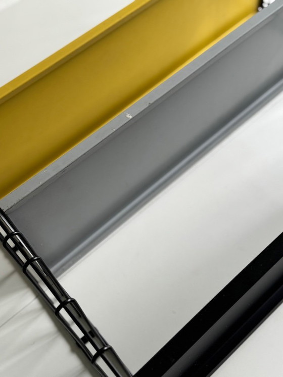 Image 1 of Juego de estanterías metálicas Tomado