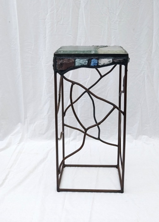 Pedestal II – beeldhouwkunst, Glass, Iron