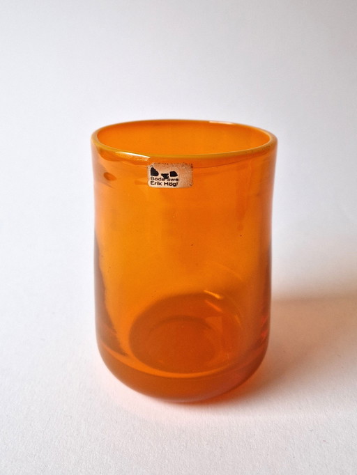 Kosta Boda - Vase orange par Erik Höglund - Signé