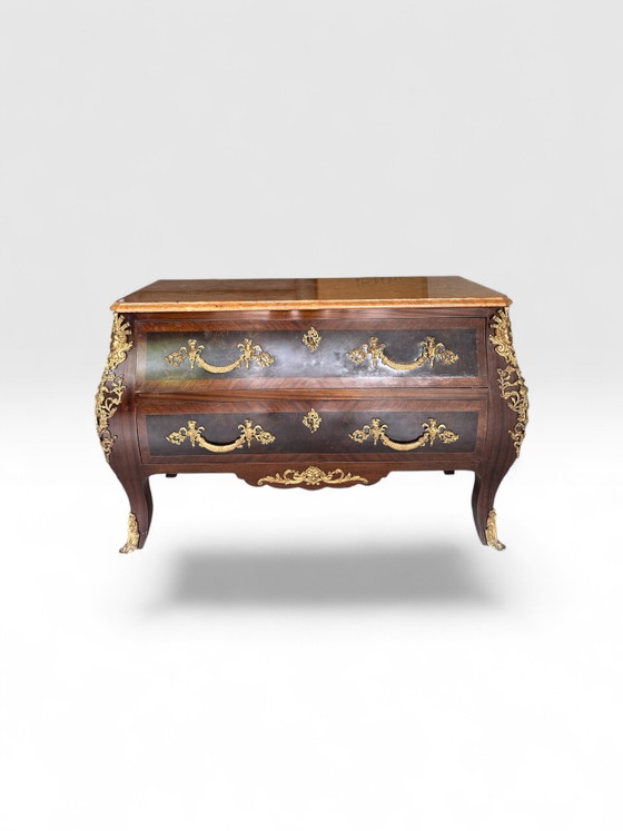 Image 1 of  elegant Louis XV-style commode 